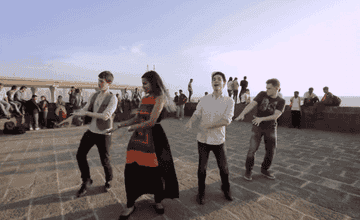 This Youtube Star Mashed Up Michael Jackson With Chaiyya Chaiyya And It Is Super Addictive Muay thai chaiya kể về một vo sư suốt dời tim hiểu cac kỹ thuật truyền thống va kỹ nang của muay thai da qua nhiều thế hệ. chaiyya chaiyya
