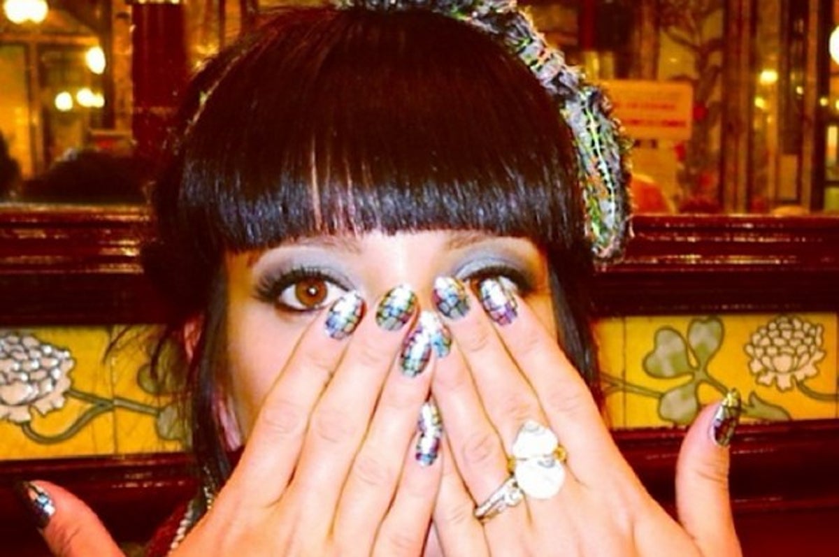 Lily Allen launches exciting new press-on nail collection - OK
