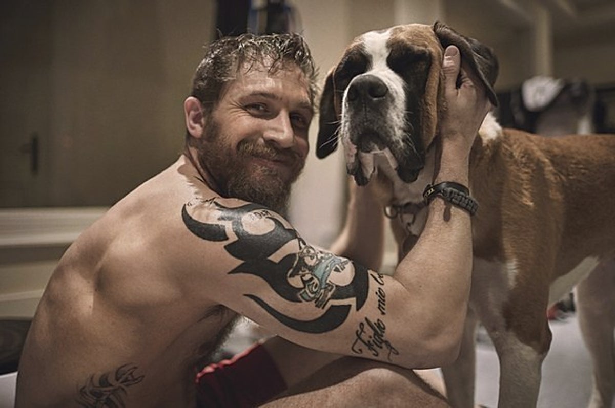 21 Imágenes de Tom Hardy que te harán desear que fuera tu Mad Max personal