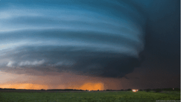 "Storms such as this attack your senses in a big way. The wind, the shapes, the changes, the flashing lightning and the noise all add to this amazing experience. It is also nice to be chasing it with so many friends," said Hollingshead.