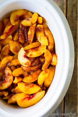 Slow Cooker Peach Cobbler