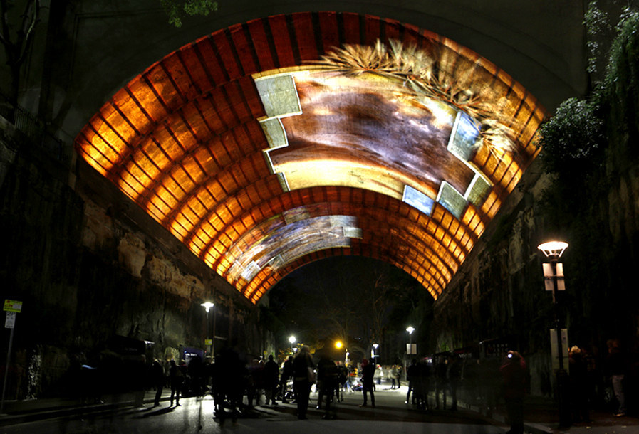 14 Ways To Take Amazing Photographs Of Lights At Night