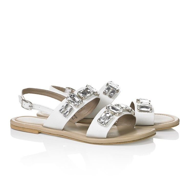 27 Adorable Sandals For When Your Big Feet Wanna Go To The Beach