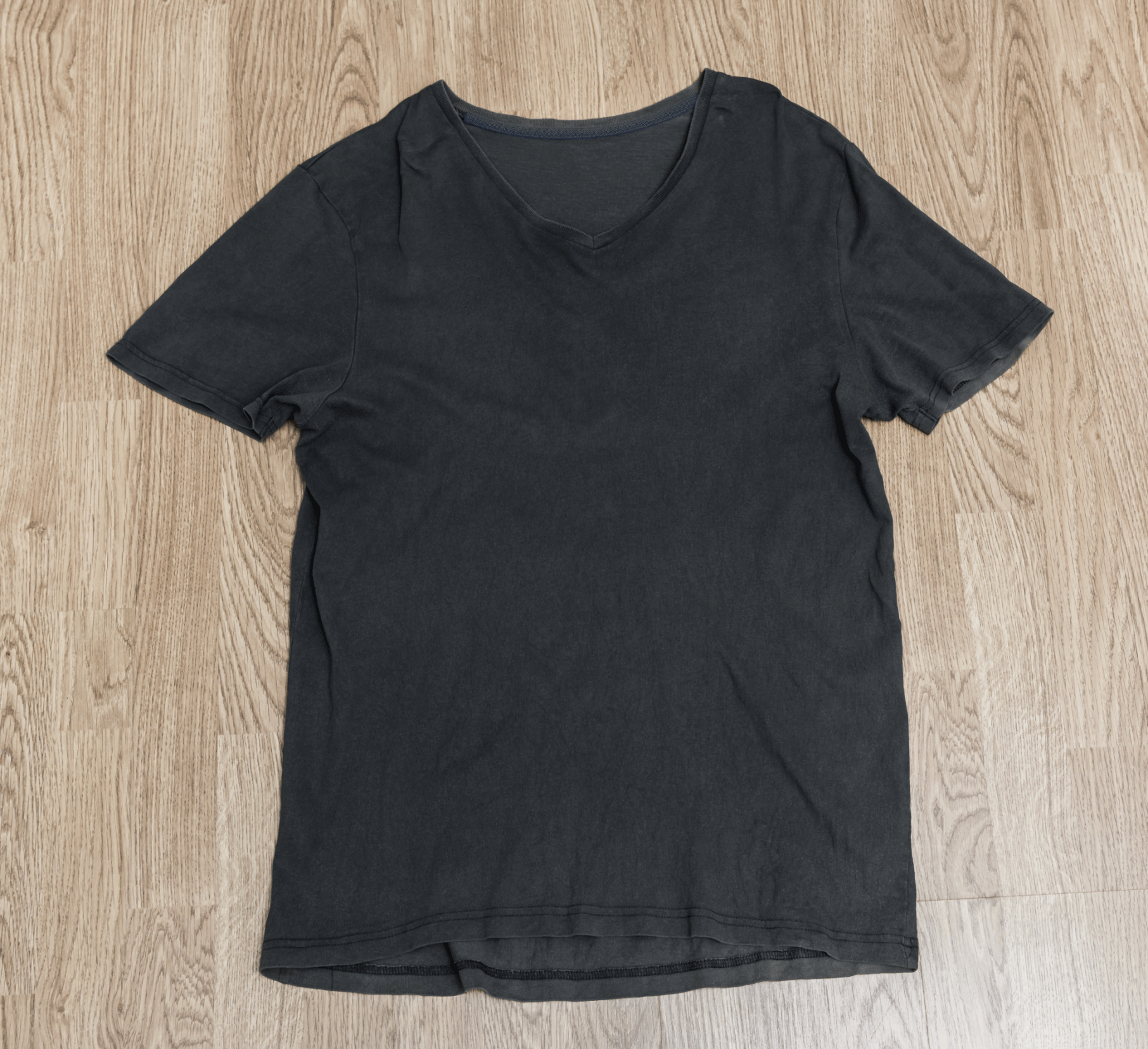 Why It's Time: It is legitimately AWFUL looking, honey. The memories are one thing, but...you look like you're trying to do that whole deconstructed/scary goth/'I'm rich but I wanna look destitute" thing...and you're NOT trying to. That's not you. How to Do It: Frame it! Hang it over your bed. An easy, cute snip.