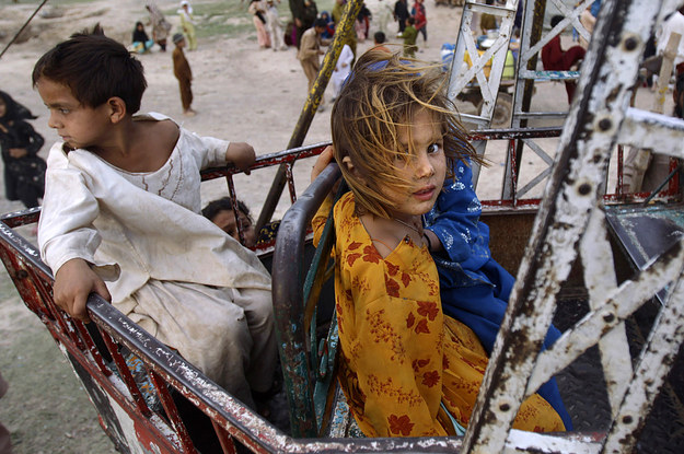 Pakistan's Makeshift Amusement Parks Are Pure Happiness On Earth