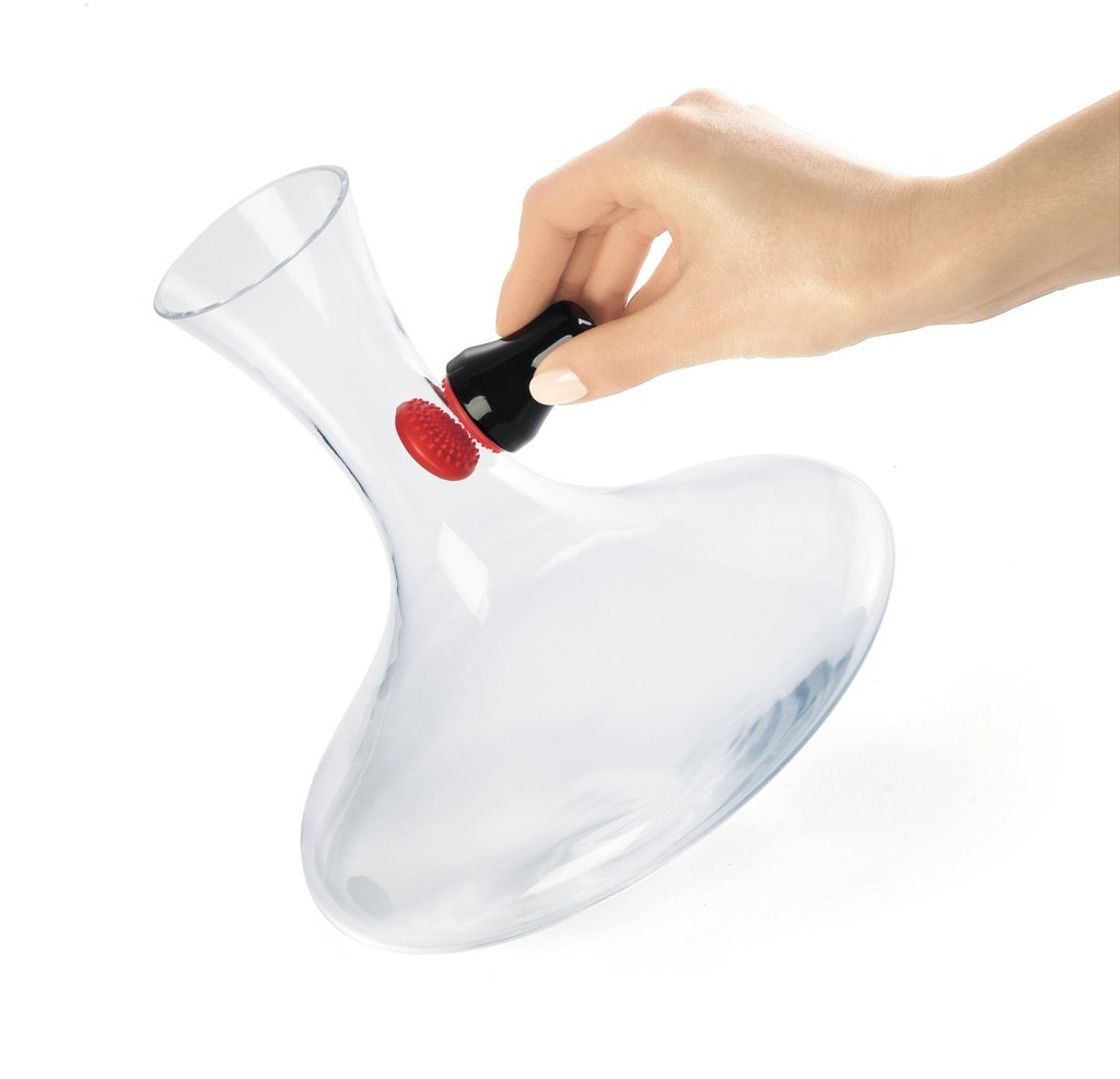 Clean the inside of glasses and vases without even reaching your hand inside. Get it here.