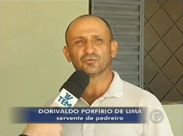 O servente de pedreiro Dorivaldo, pai de um jovem assaltante, que decidiu ressarcir as vítimas.