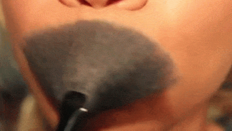 Esto evitará que los labios se sientan pegajosos con el sol del verano.