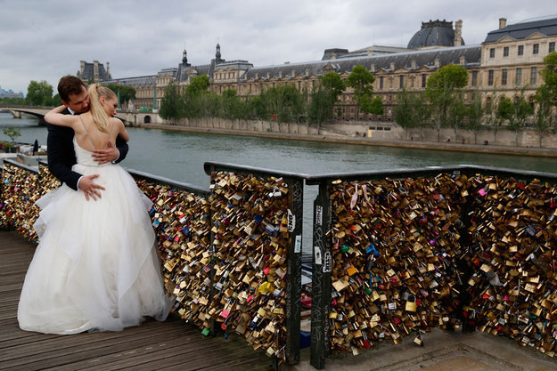 D.C. Removes 'Love Locks' from Key Bridge