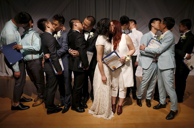Nine Moving Photos Of Chinese Same-Sex Couples Who Flew To California To Get Married image