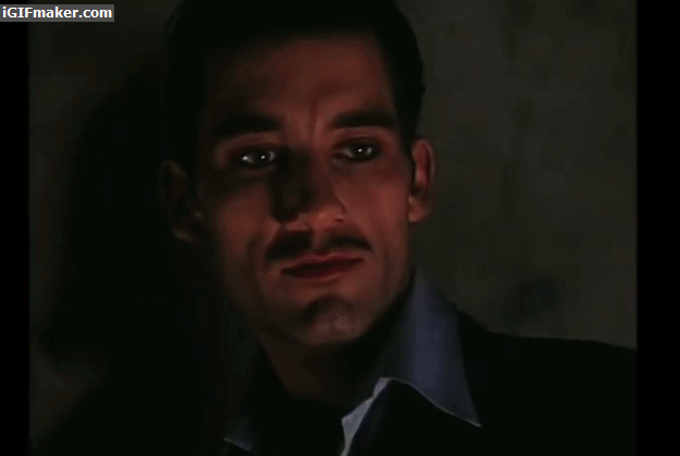 Esta película británica de 1997, basada en una famosa obra de teatro, refleja los horrores que padecieron los homosexuales en la Alemania nazi. Gran reparto con Clive Owen, Ian McKellen y Mick Jagger.