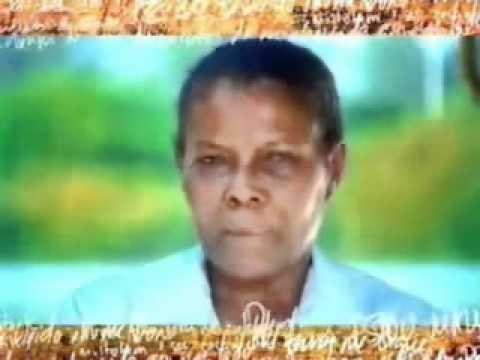 "Quando eu acordei eu estava com a perna suspensa, a calcinha na mão e toda babada". L.A.C.R.O.U.