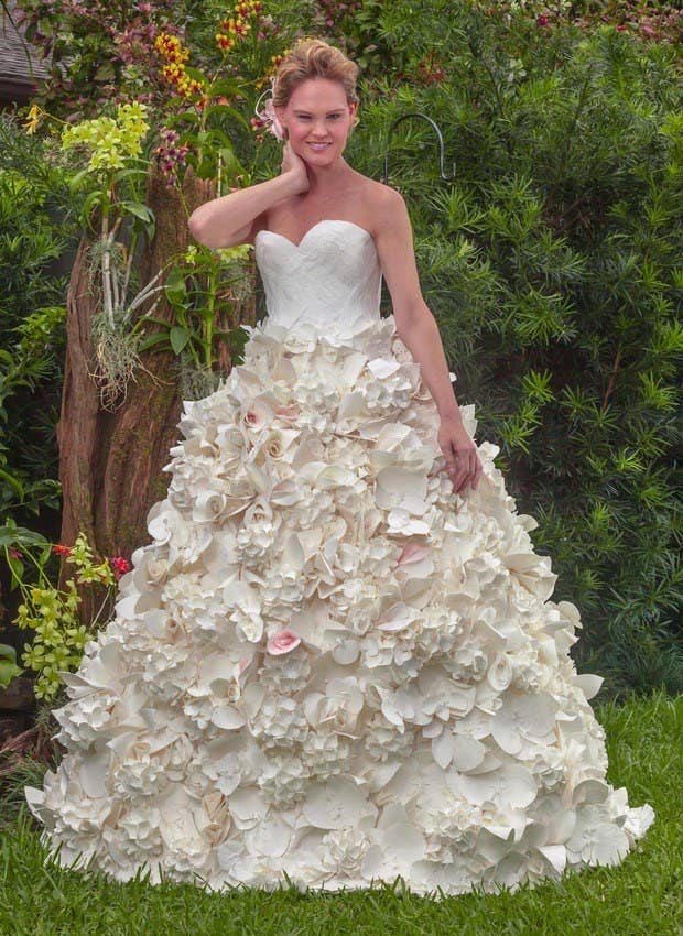 You Won T Believe These Totally Insane Toilet Paper Wedding Dresses