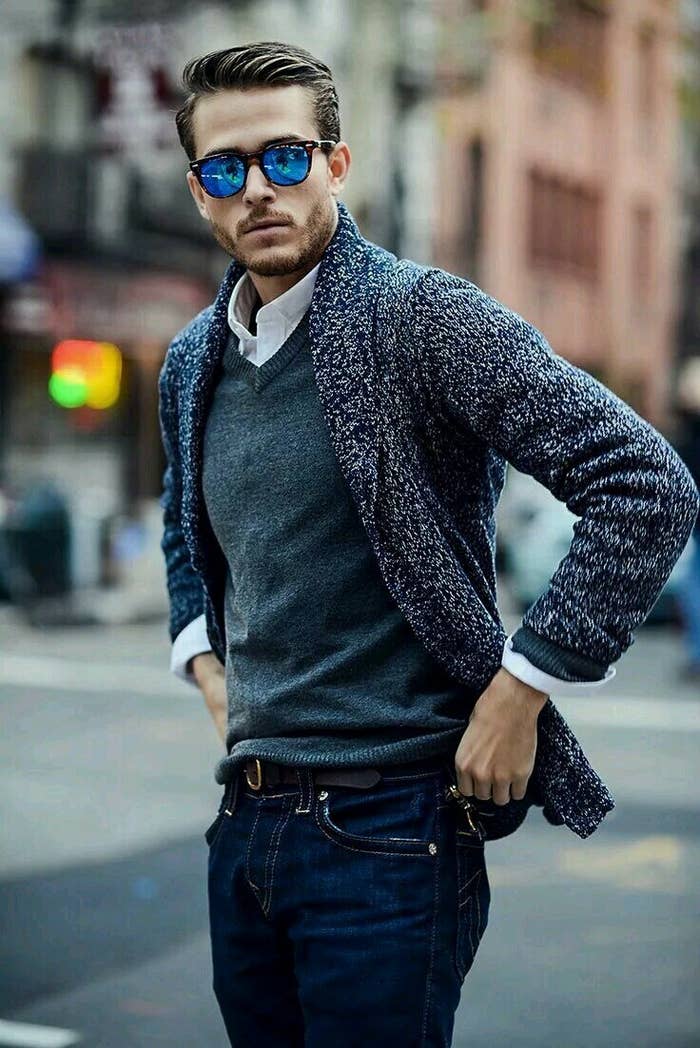 21 Hombres que prueban que todos deben usar suéteres tejidos  Sueter  tejido para hombre, Suéter tejido, Tejidos de punto para hombre