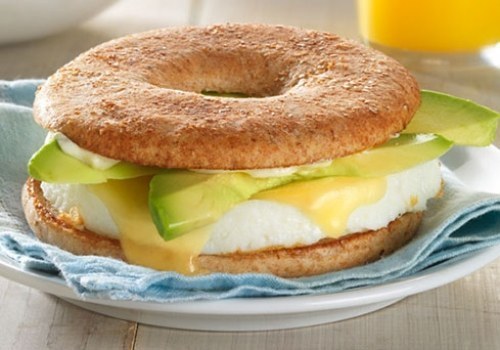 Most breakfast items at Au Bon Pain are over 400 calories, and a lot of them have over 1,000 milligrams of sodium. But there are still some good options on there, especially if you focus on the egg dishes and avoid the smoothies and baked goods.Egg Whites, Cheddar and Avocado on a Skinny Wheat Bagel (vegetarian) (pictured)310 calories20 g protein17 g fat (6 g saturated)610 mg sodium26 g carbohydrates (9 g fiber, 2 g sugar)2 Eggs On A Bagel (vegetarian)430 calories22 g proteim12 g fat (4 g saturated, 0 g trans)580 mg sodium58 g carbohydrates (2 g fiber, 5 g sugar)See Au Bon Pain's nutrition info here.