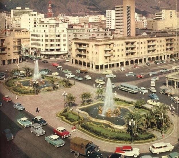 Carros clásicos, la belleza de la Plaza O'leary y los apartamentos de El Silencio sin rejas.