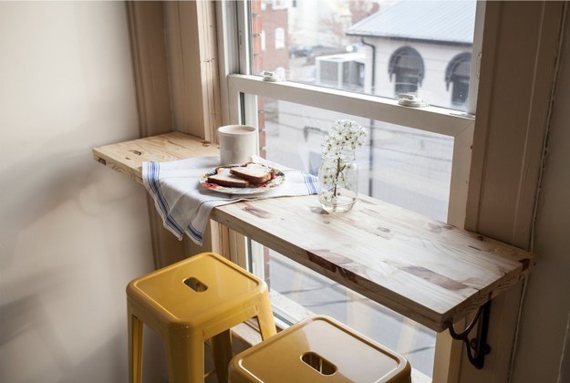 To keep the kitchen ~simple~, DIY a breakfast bar in 20 minutes.