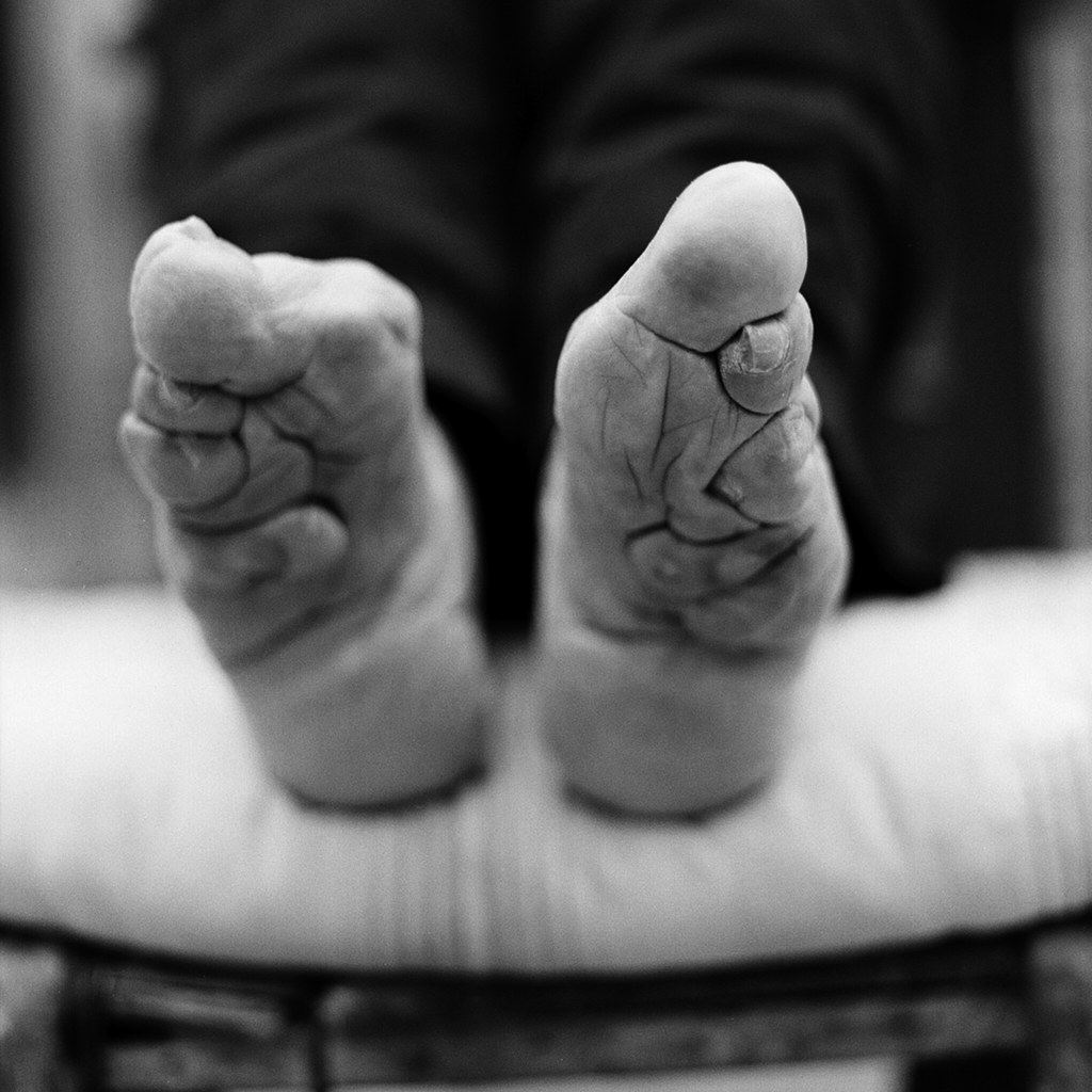 19 Photos Of The Last Surviving Chinese Women With Bound Feet