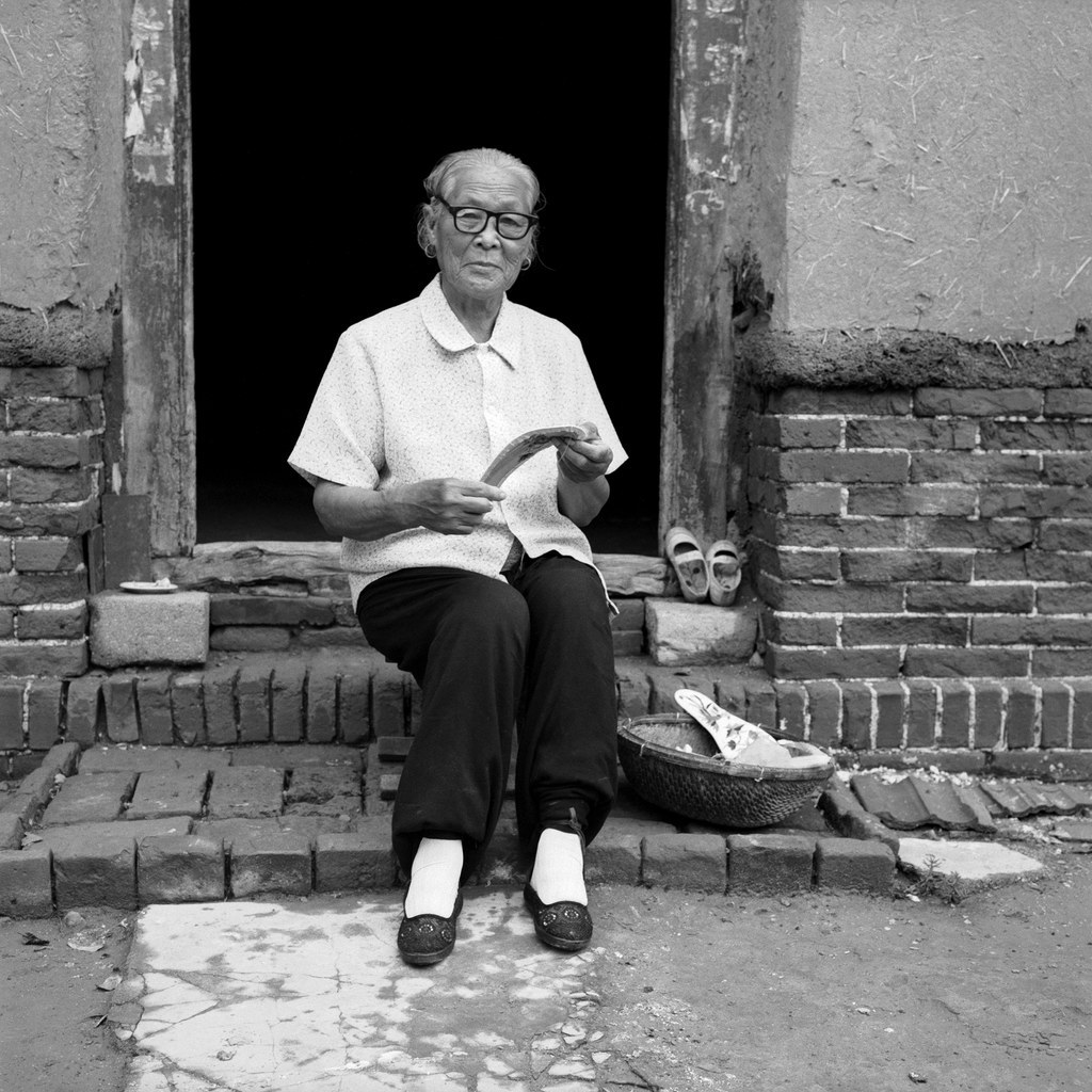 19 Photos Of The Last Surviving Chinese Women With Bound Feet