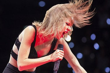 A Photographer Accused Taylor Swift Of "Double Standards"