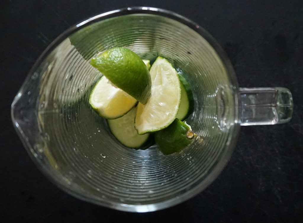 Le citron en quartiers.