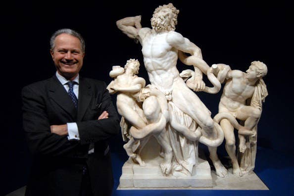 Para la curaduría de la exposición colaboraron Francesco Buranelli, ex director de los Museos Vaticanos, y Luis Javier Cuesta, director del departamento de arte de la Universidad Iberoamericana.El objetivo de la exposición es mostrar el trabajo de Miguel Ángel, así como el arte de sus contemporáneos, su relación con otras personalidades de su época y los artistas que inspiró en México.