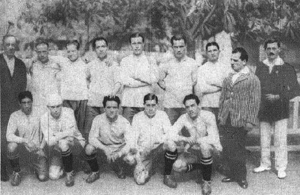 Quando: Copa América de 1920.Placar: Uruguai 6 x 0 BrasilEm 1920, o Brasil foi uma das seleções que disputavam a recém criada Copa América. Contando com apenas quatro equipes: Brasil, Argentina, Chile e Uruguai. Com o Uruguai, que na época era a maior seleção do Mundo, vencendo esta edição da Copa América e nos anos seguintes sendo bicampeões olímpicos (que na época equivaliam ao Campeonato Mundial que ainda não existia).Na segunda rodada daquela competição, o Brasil enfrentou o Uruguai, que não tomou conhecimento do adversário e aplicou a maior goleada já sofrida pelo país, até 2014. Sendo o Brasil ainda era um país novato no esporte, a goleada não foi recebida com espanto e a derrota para a maior equipe do planeta na época não seria algo incomum, como veremos nos resultados a seguir.