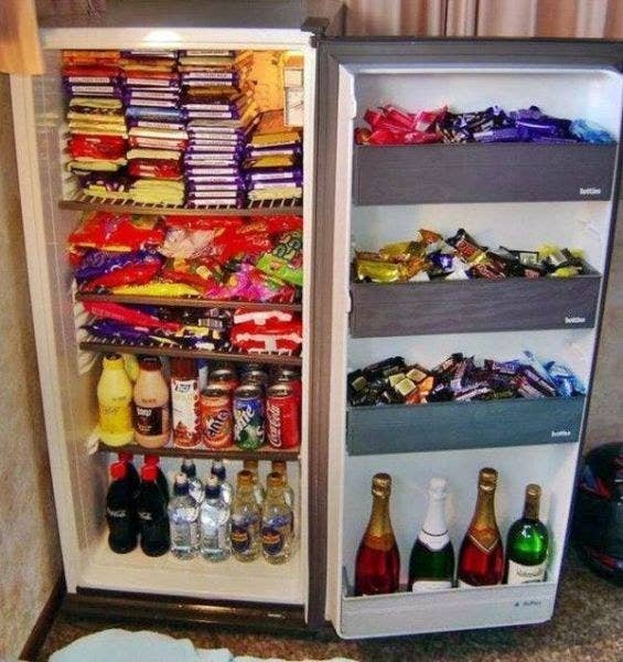 Muitos refrigerantes, doces e bebidas 'comemorativas'.