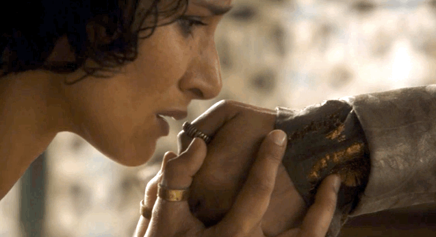 Ellaria accepte d'abandonner sa vengeance contre les Lannister. Un moment très touchant, mais du coup... tout ça pour ça?