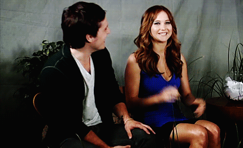 With Mockingjay - Part 2 coming out in November, what better way to promote the movie than with an epic sing off? And you know anything that involves these two is sure to bring lots of laughs.