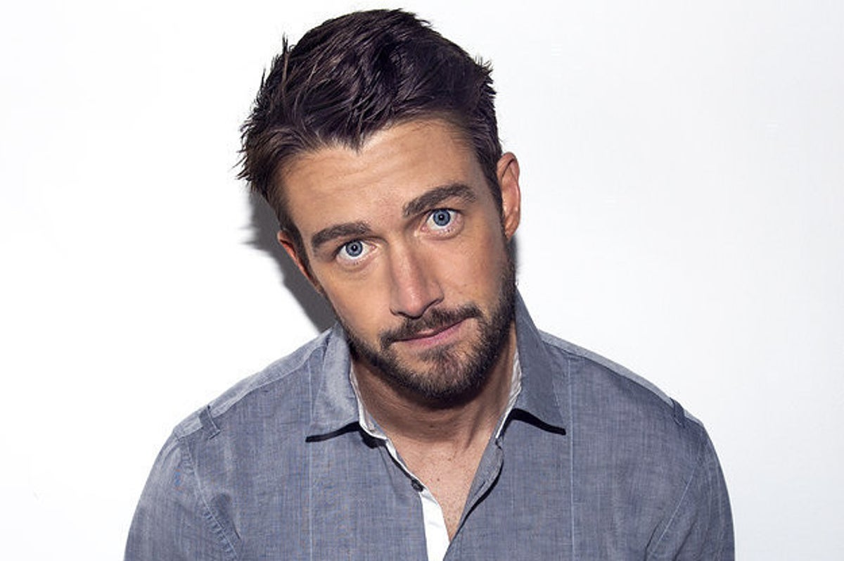 iZombie Star Robert Buckley Plays A Hilarious Game Of 