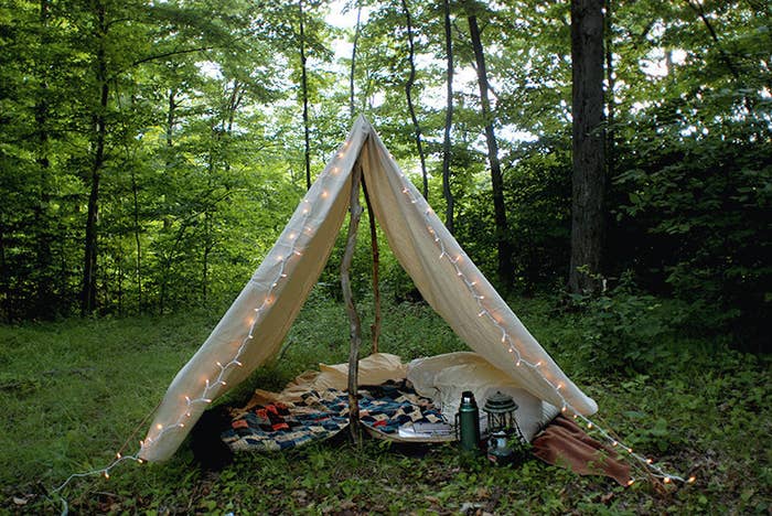 if you don t have a tent of your own build a diy one - you did not sleep there instagram account exposes fake camping photos