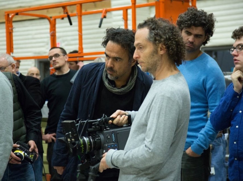 Alejandro González Iñárritu and Emmanuel Lubezki on the set of Birdman.