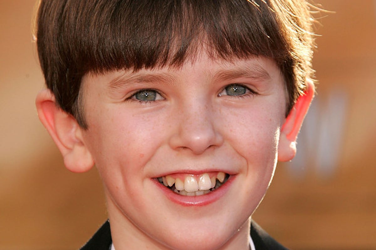 Freddie Highmore Se Ha Ido Y Nos La Jugo Como Neville Longbottom