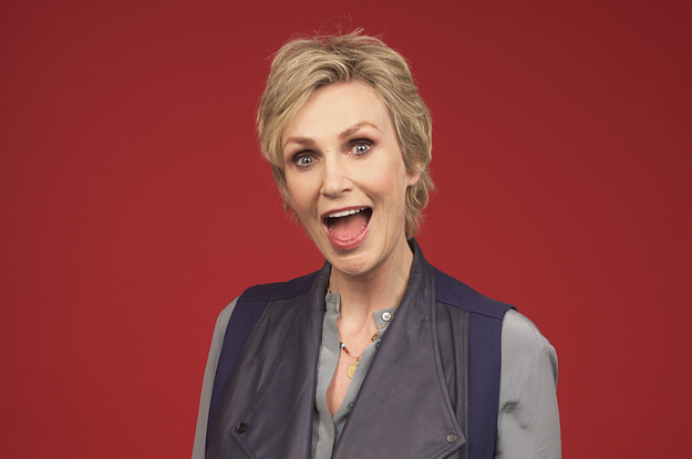 Jane Lynch Guesses Our Badly Drawn Celebrity Art