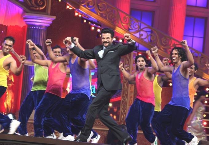 this surely is the best dance move .it's evergreen and includes lots of hand exercise.