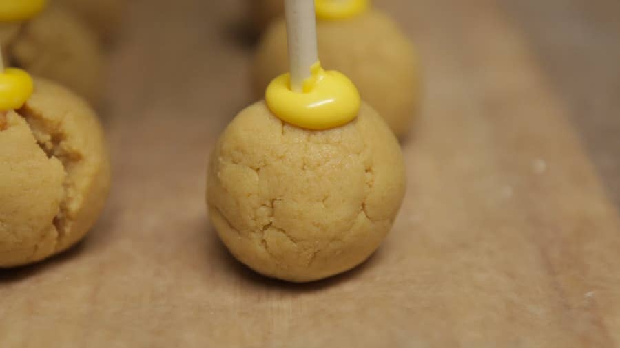 Make These Golden Snitch Cake Pops For Harry Potter S Birthday