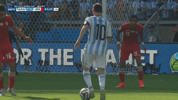 Después de la derrota de Argentina ante Chile durante la final de la Copa América 2015, Messi ha recibido muchas críticas, incluso le han llamado "pecho frío" ya que la Pulga aún no ha logrado ganar un trofeo con su selección. Y el no poder ganar algo le ha afectado tanto que se rumora que está pensando abandonar la Albiceleste.