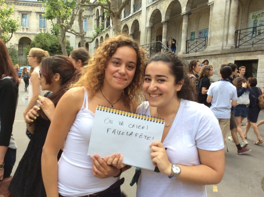 «On va crier! Faire la fête» - Charlotte et Salomé.