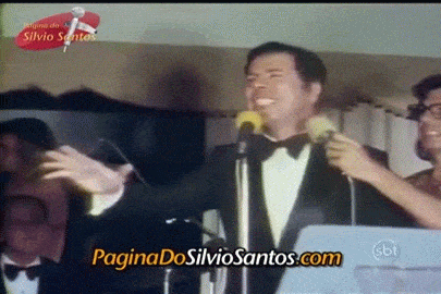 Esse vídeo de 1976 nos dá uma rara oportunidade de ver o grande mestre, então com 46 anos, cantando sem playback. "Eu vou fazer / bilu-bilu na sua boutiqueããmmm!"