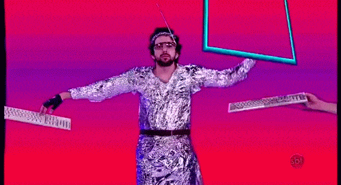 Você pode degustar a materialização desta poesia tecnofuturista em clipe clicando aqui . Essa tal de internet é incrível, não!?!
