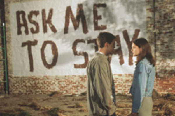 Remember when Pacey and Joey totally fell in love, but had a hard time dealing with their feelings, mainly because of Dawson? Pacey was set to leave on a sailing trip, but wanted Joey to ask him to stay, painting it on a wall he bought her where she was supposed to create a mural.