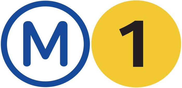 Bien que non climatisée, la ligne 1 et ses trains neufs sans wagons sont en permanence animés de la brise que sa vitesse prodigue à travers ses fenêtres. Ladite brise est certes issues des entrailles de Paris, mais c'est toujours mieux que l'odeur de transpi de votre voisine.Indice transpi: -1, tout est sous contrôle.