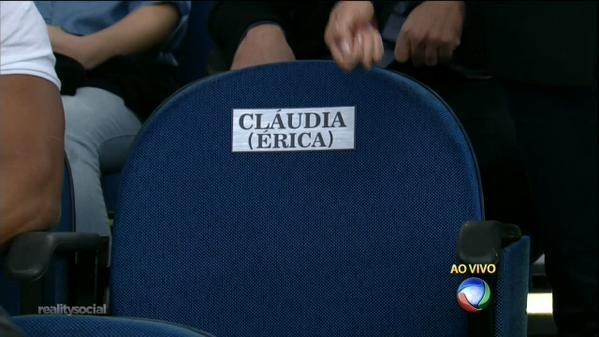 Finalmente a Claudia (que na verdade se chama Érica) vai poder sentar lá.
