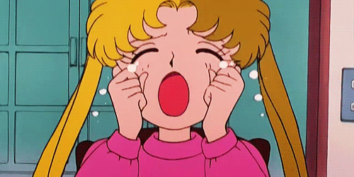 En una entrevista Naoko dijo que su editor en esa época le dijo que el color plata no resaltaba mucho en el afiche de la serie, entonces lo cambió.
