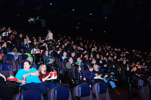 largest-u-s-movie-theater-chain-starts-checking-patrons-bags