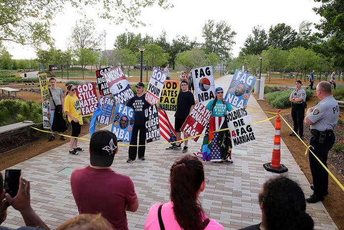 Foo Fighters Rickroll the Westboro Baptist Church