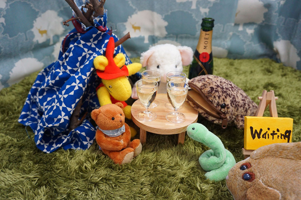 If preferred, the toys can indulge in adult drinks.