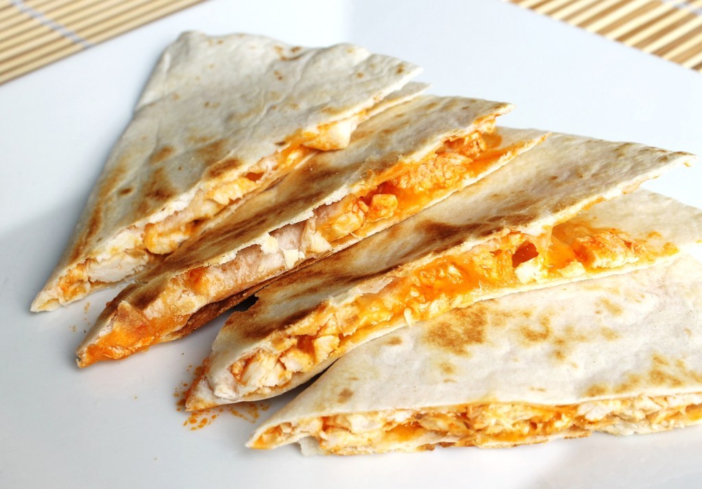 Más ricas que las de Hooters. Aprende a preparar estas quesadillas aciditas aquí.