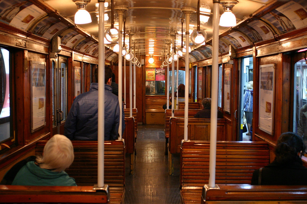 Y estos coches antiguos de la Línea A eran como viajar en la máquina del tiempo.